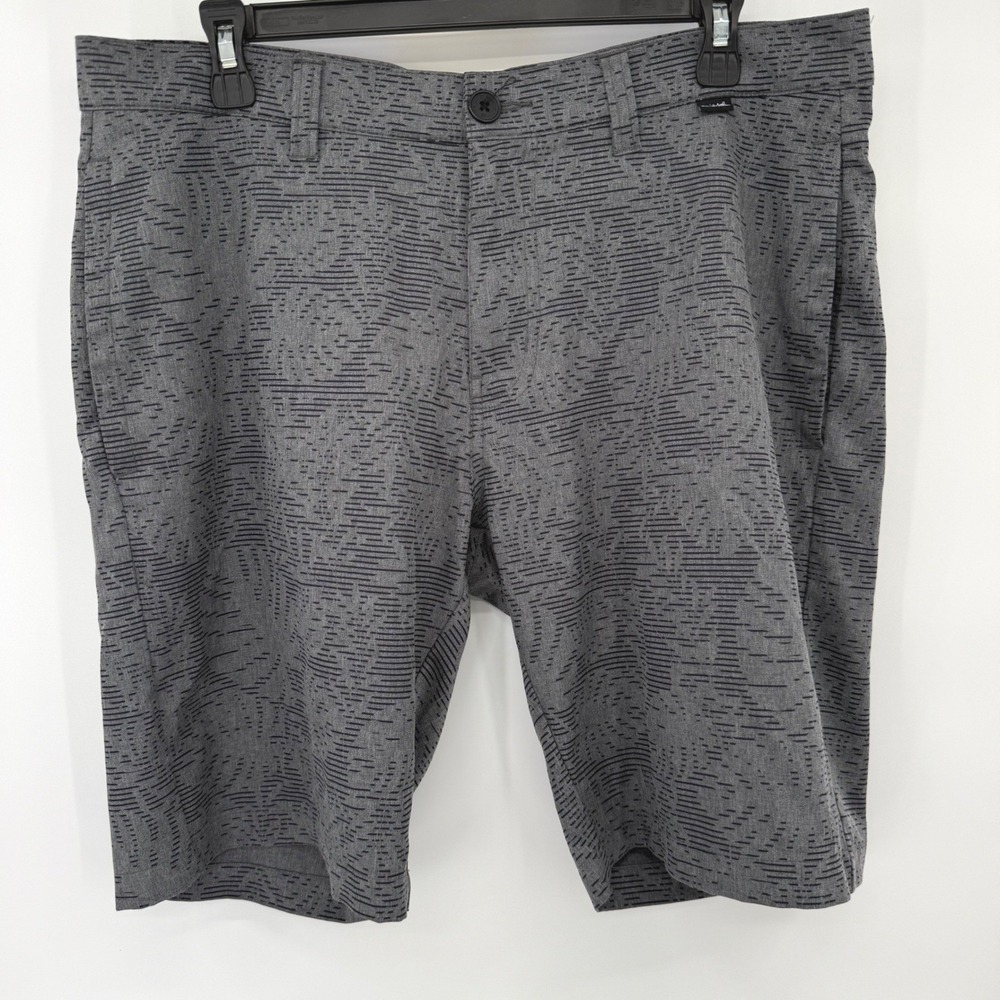 Travis Mathew Shorts Mens 34 Grey Beck Performance Golf Geometric Stretch 5810